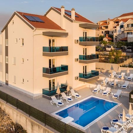 Apartments Blueview Постира Екстериор снимка