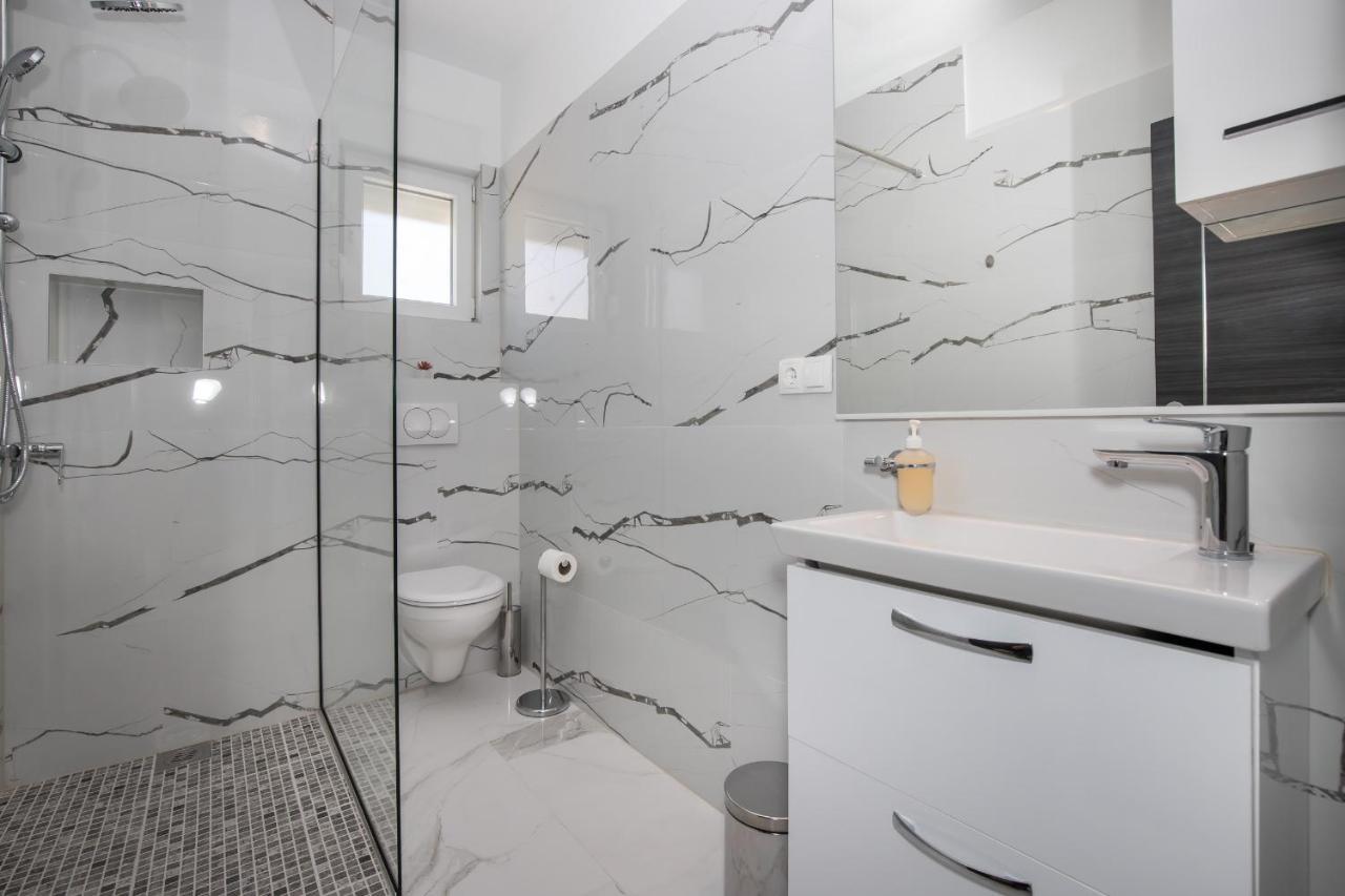 Apartments Blueview Постира Екстериор снимка