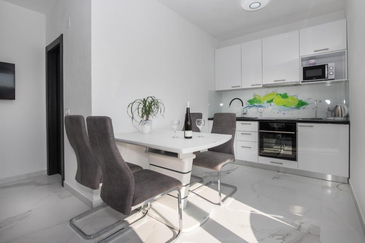 Apartments Blueview Постира Екстериор снимка