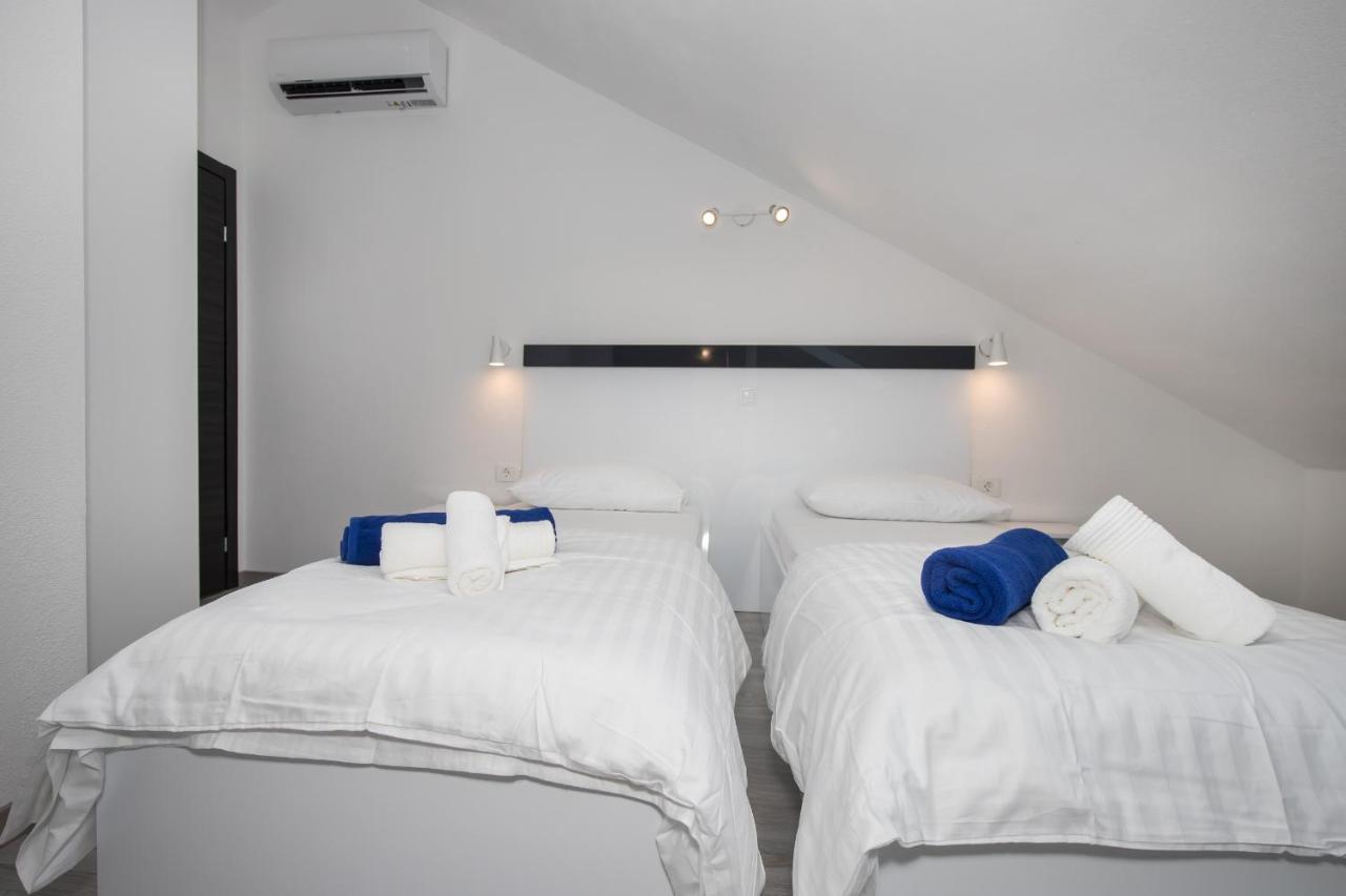Apartments Blueview Постира Екстериор снимка