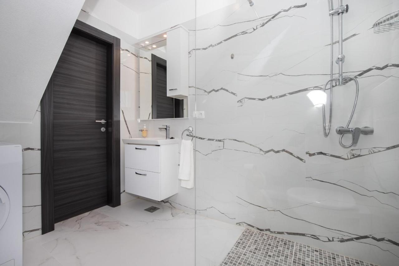 Apartments Blueview Постира Екстериор снимка