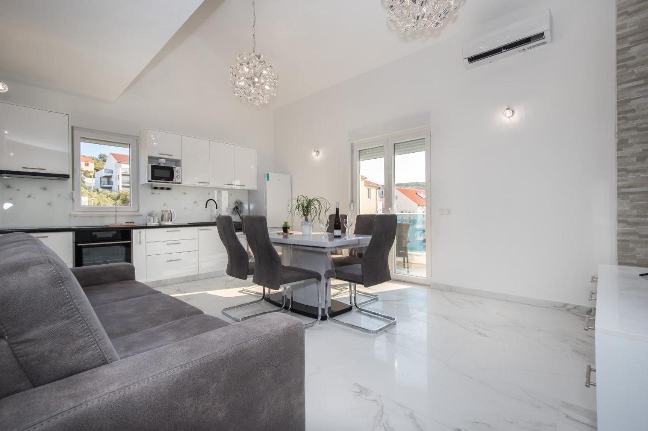 Apartments Blueview Постира Екстериор снимка