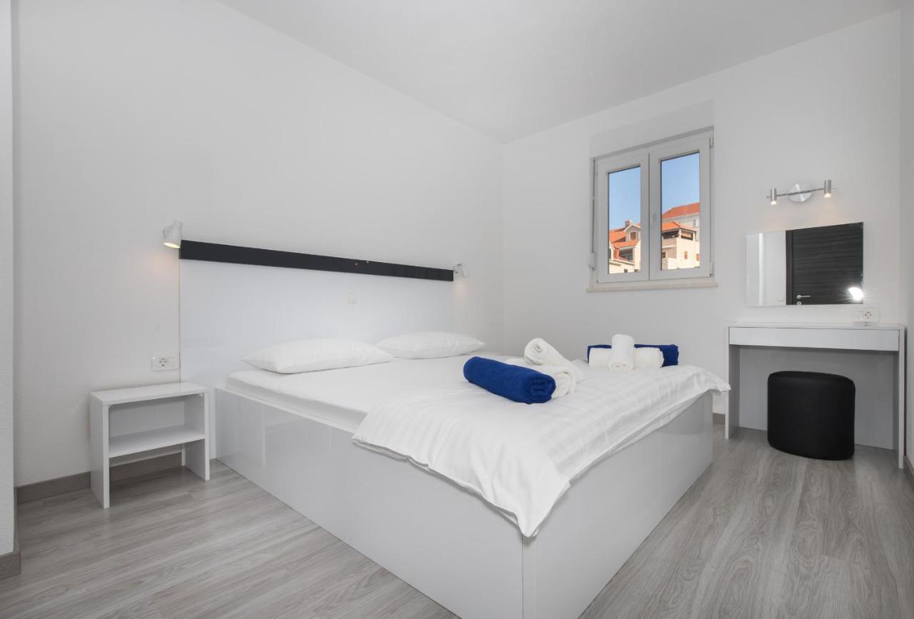 Apartments Blueview Постира Екстериор снимка