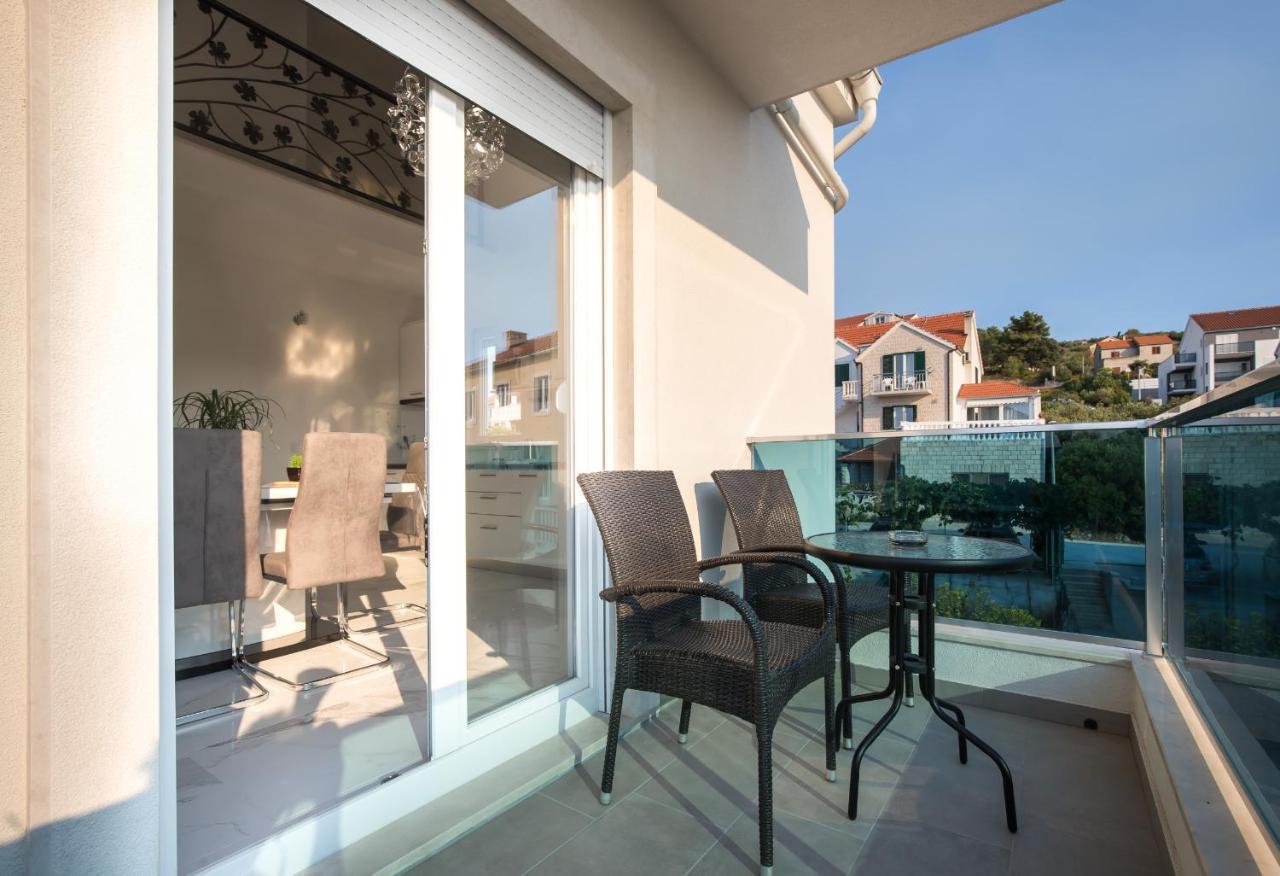 Apartments Blueview Постира Екстериор снимка